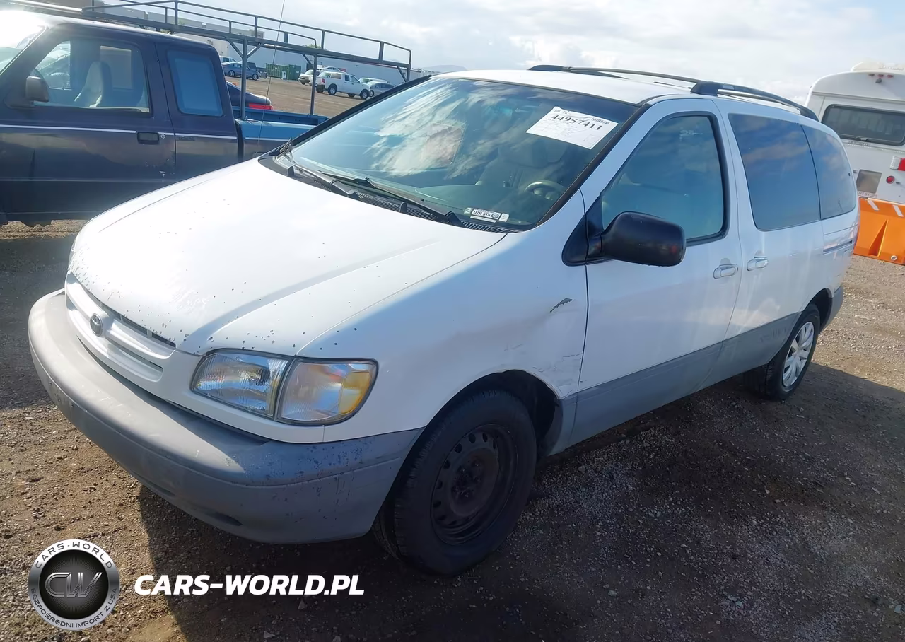 1999 Toyota Sienna Le VIN:4T3ZF13C9XU105904 - 2