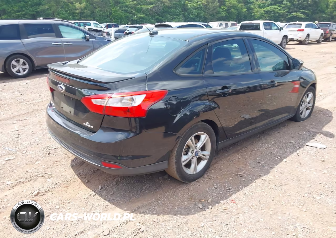 2012 Ford Focus Se VIN:1FAHP3F2XCL444889 - 4