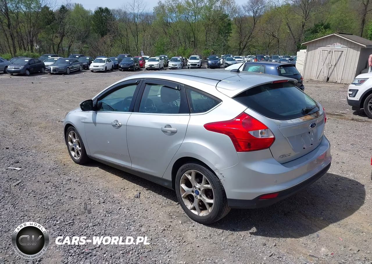 2012 Ford Focus Titanium VIN:1FAHP3N20CL102501 - 3