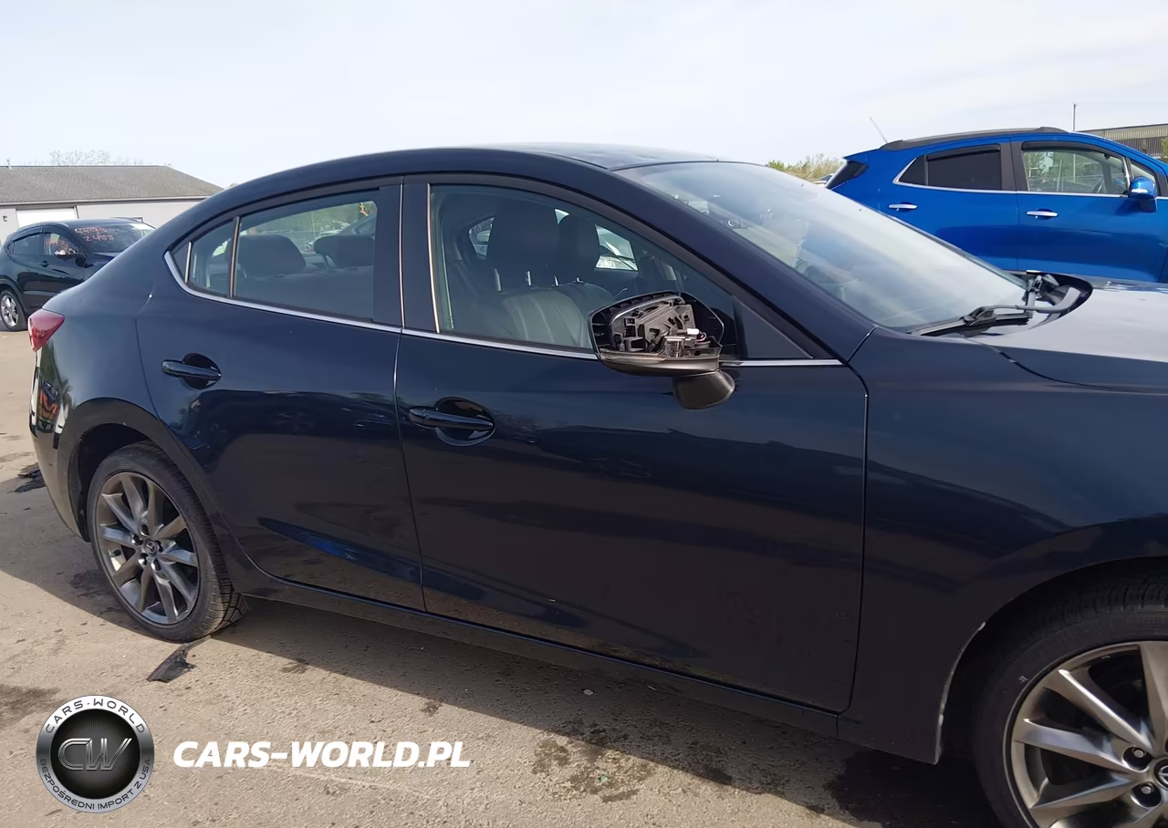 2018 Mazda Mazda3 Touring VIN:3MZBN1V35JM210771 - 13