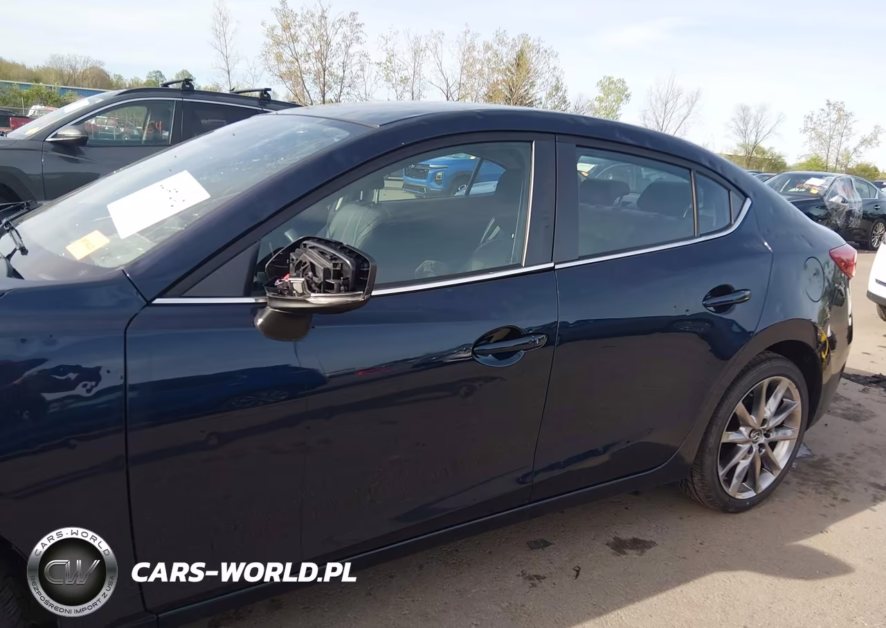 2018 Mazda Mazda3 Touring VIN:3MZBN1V35JM210771 - 14