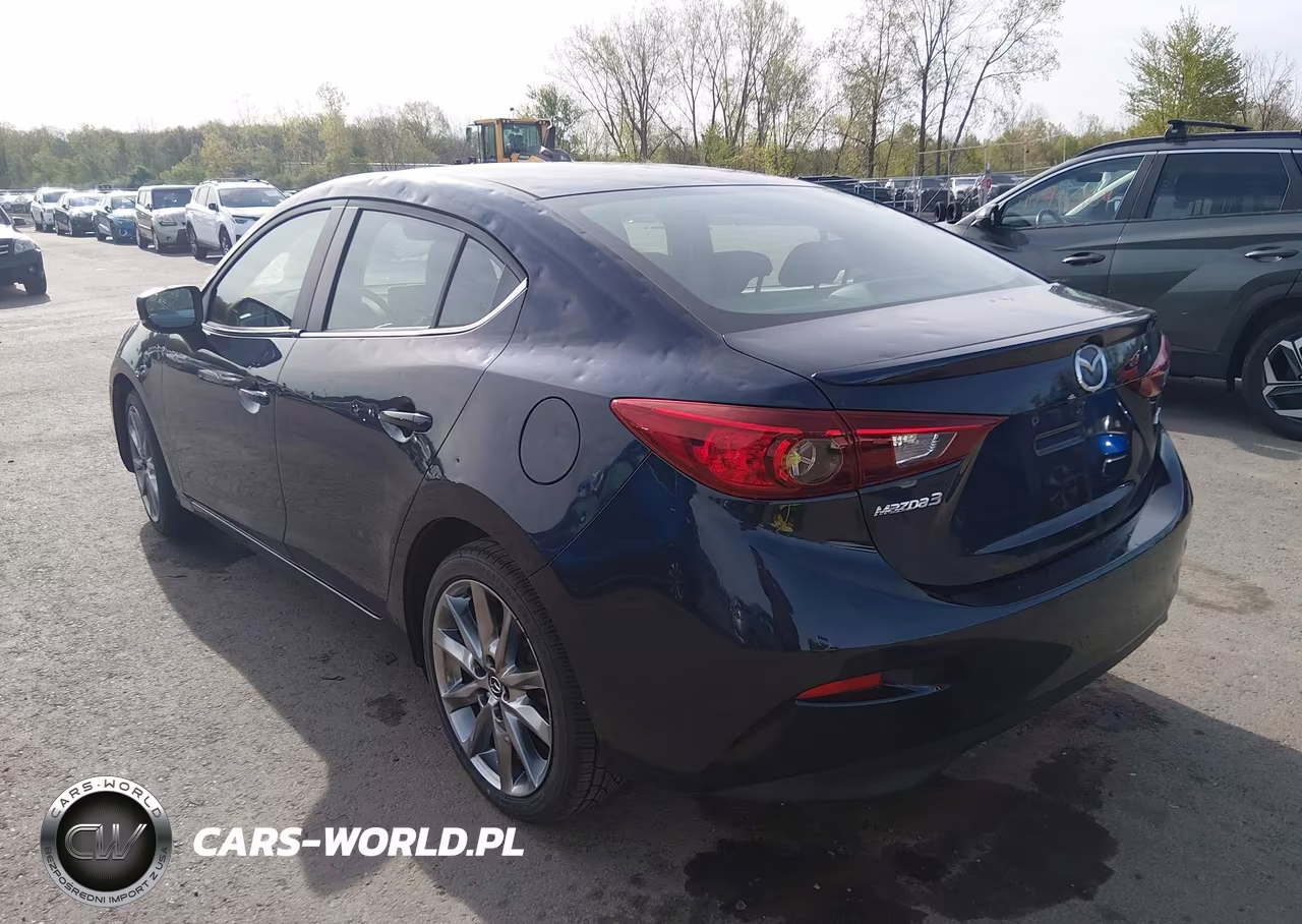 2018 Mazda Mazda3 Touring VIN:3MZBN1V35JM210771 - 3