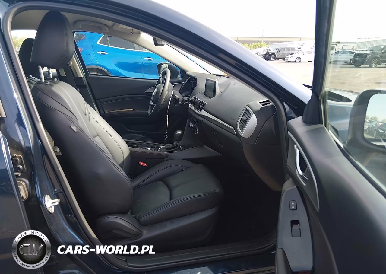 2018 Mazda Mazda3 Touring VIN:3MZBN1V35JM210771 - 5