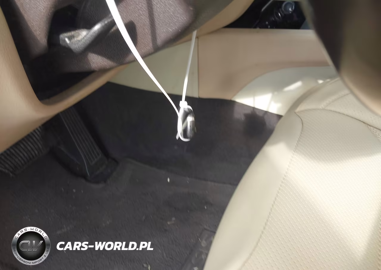 2015 Hyundai Genesis 3.8 VIN:KMHGN4JE5FU066834 - 17