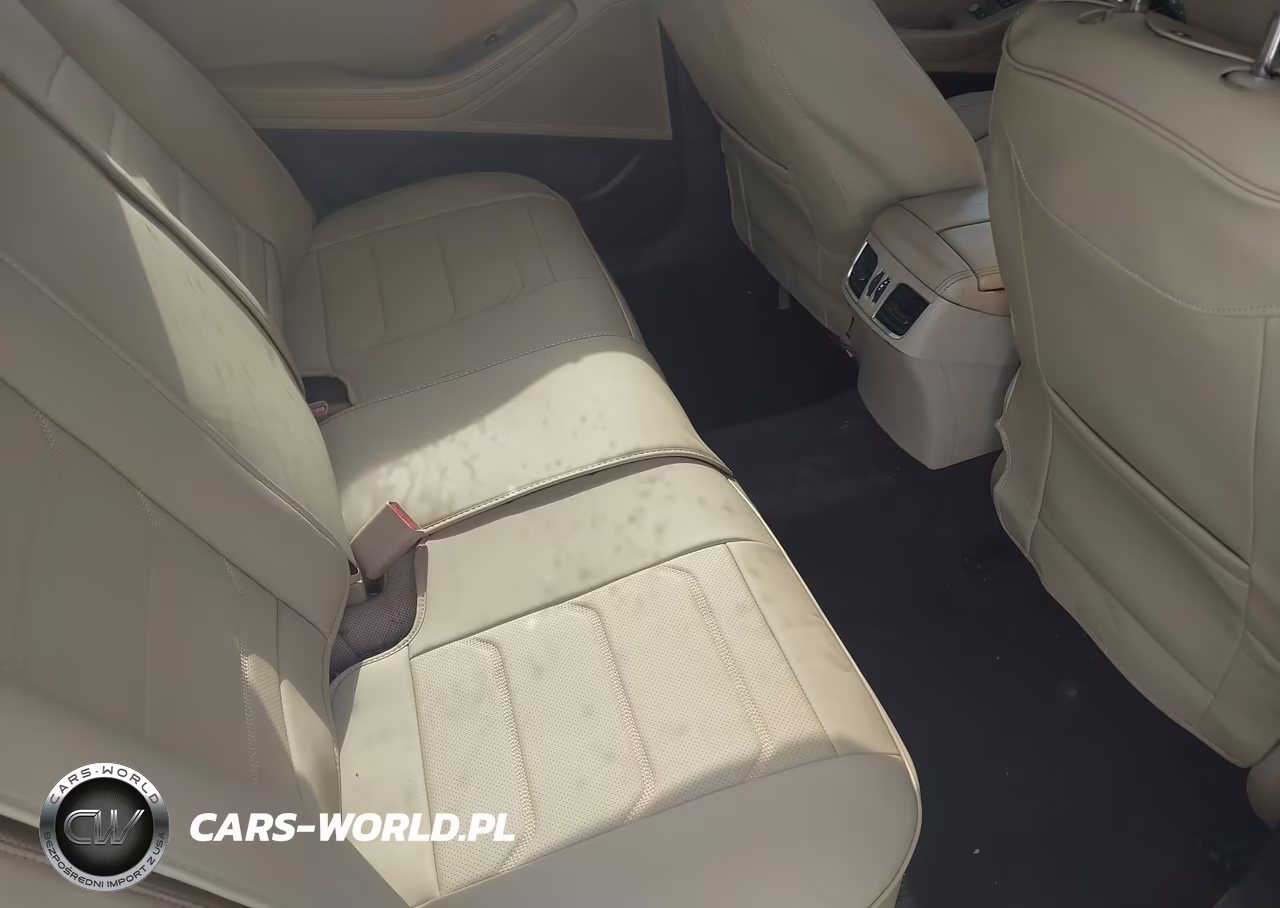 2015 Hyundai Genesis 3.8 VIN:KMHGN4JE5FU066834 - 8