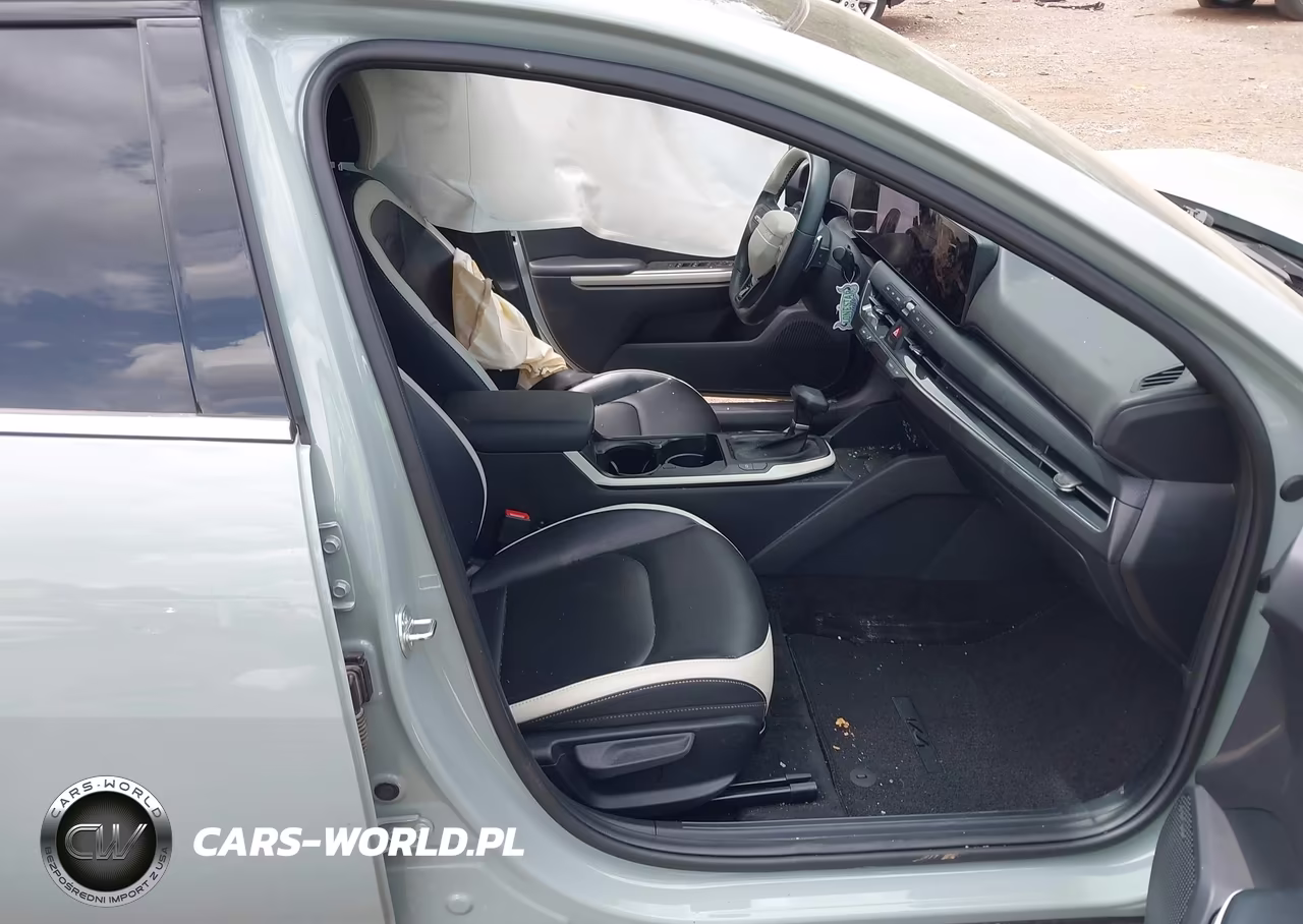 2025 Kia K4 Gt-Line VIN:3KPFW4DE1SE082076 - 5