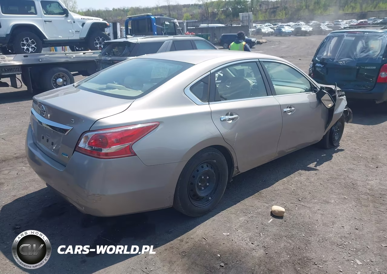 2013 Nissan Altima 2.5 S VIN:1N4AL3AP9DC282318 - 4