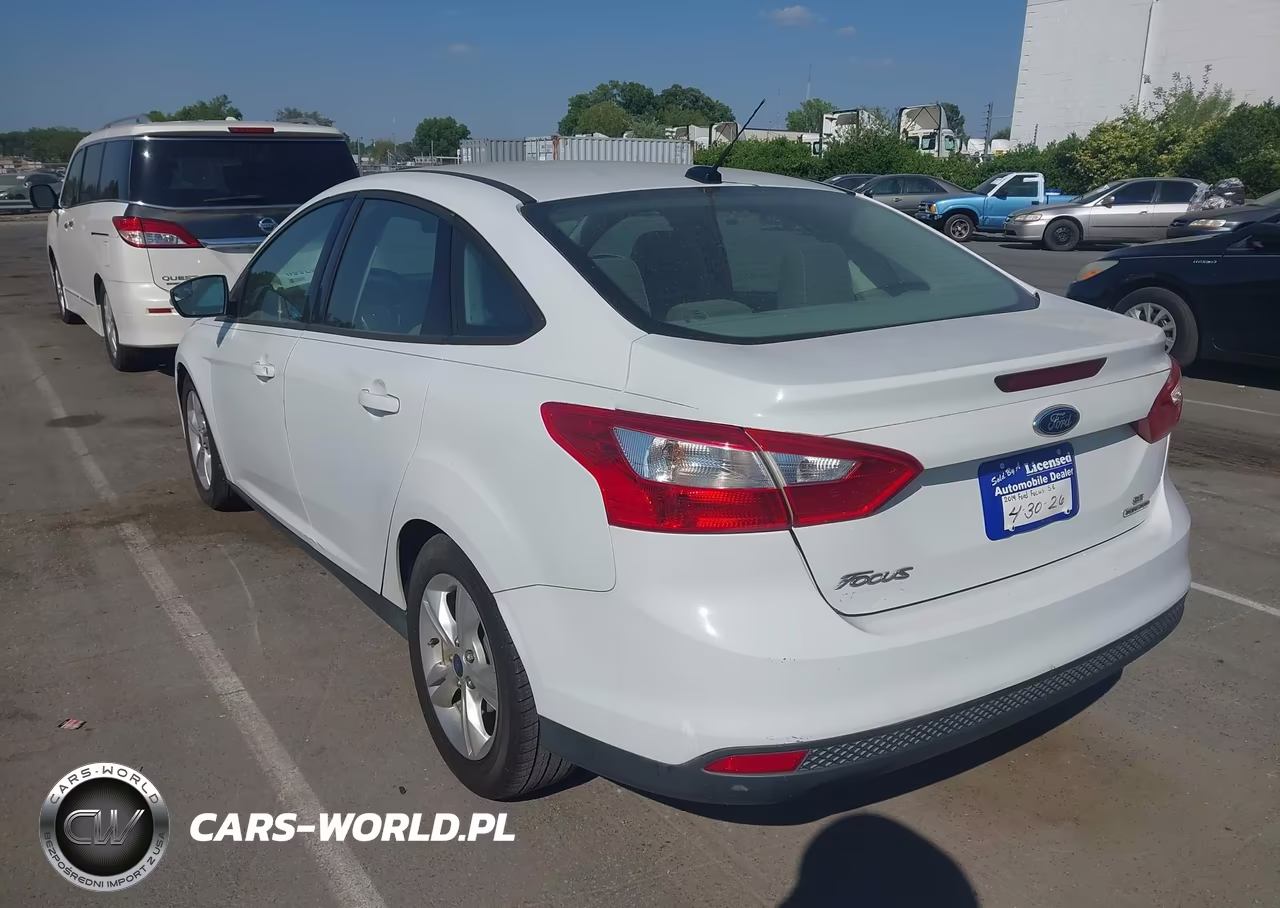 2014 Ford Focus Se VIN:1FADP3F20EL103020 - 3