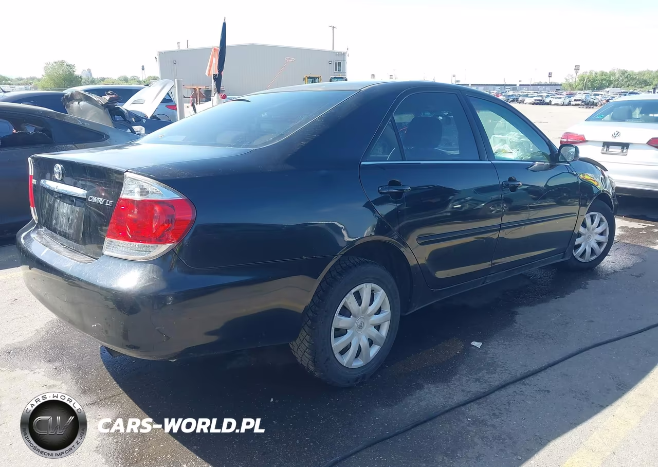 2005 Toyota Camry Le VIN:4T1BE32K95U089864 - 4