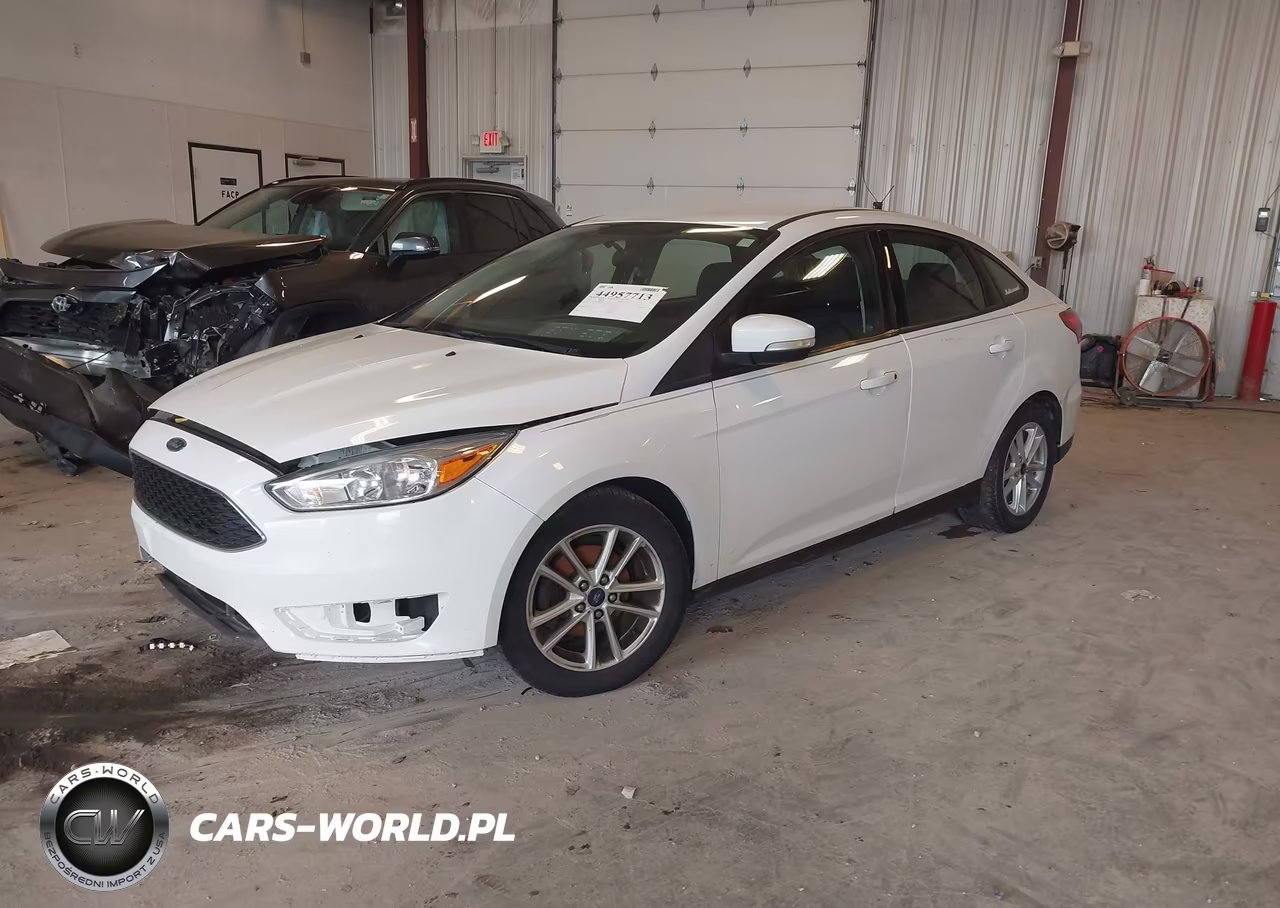 2017 Ford Focus Se VIN:1FADP3F29HL266642 - 2