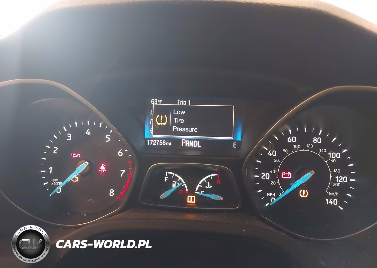2017 Ford Focus Se VIN:1FADP3F29HL266642 - 7