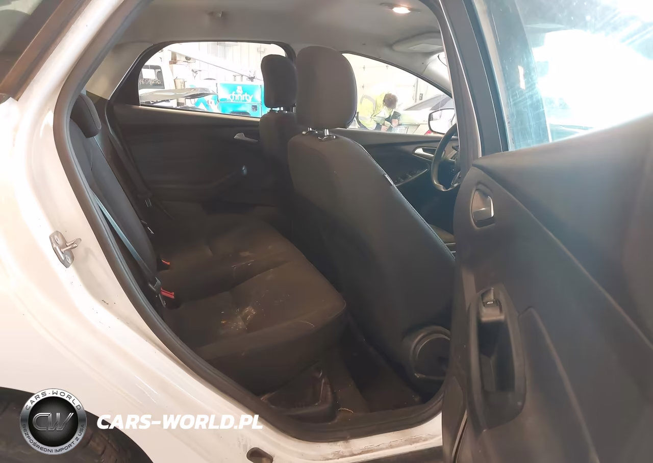 2017 Ford Focus Se VIN:1FADP3F29HL266642 - 8