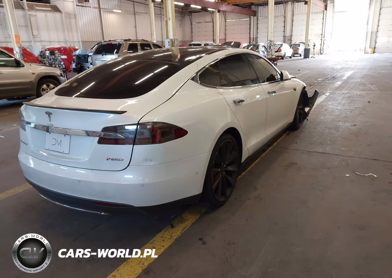 2015 Tesla Model S 85D-P85D VIN:5YJSA1H4XFF093414 - 4