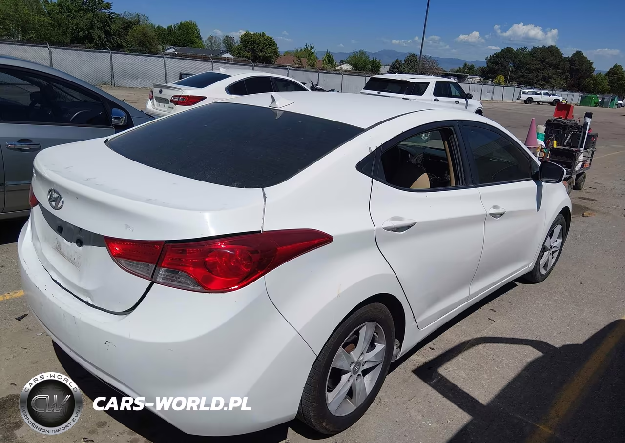 2011 Hyundai Elantra Gls VIN:5NPDH4AE4BH001654 - 4