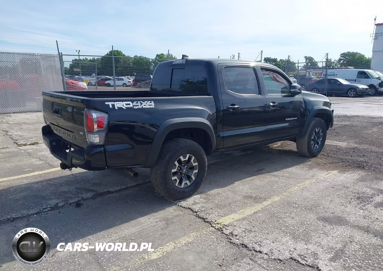 2023 Toyota Tacoma Trd Off Road VIN:3TMCZ5AN9PM556745 - 4