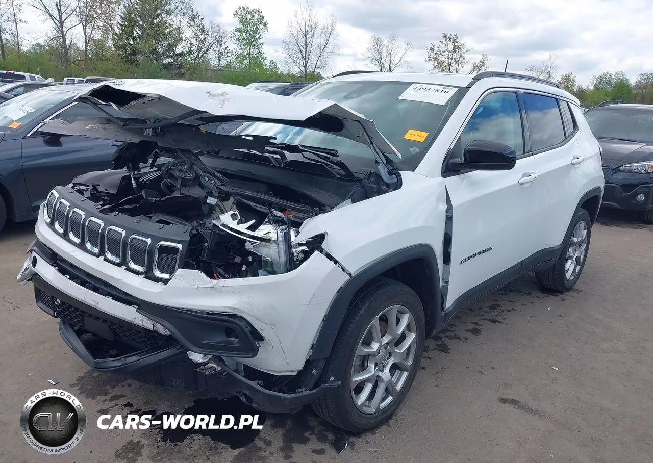 2022 Jeep Compass Latitude Lux 4X4 VIN:3C4NJDFB2NT173337 - 2