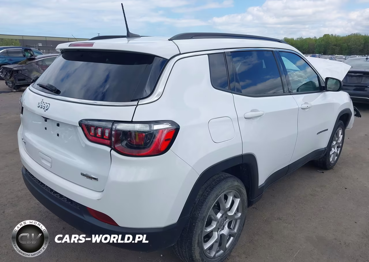 2022 Jeep Compass Latitude Lux 4X4 VIN:3C4NJDFB2NT173337 - 4