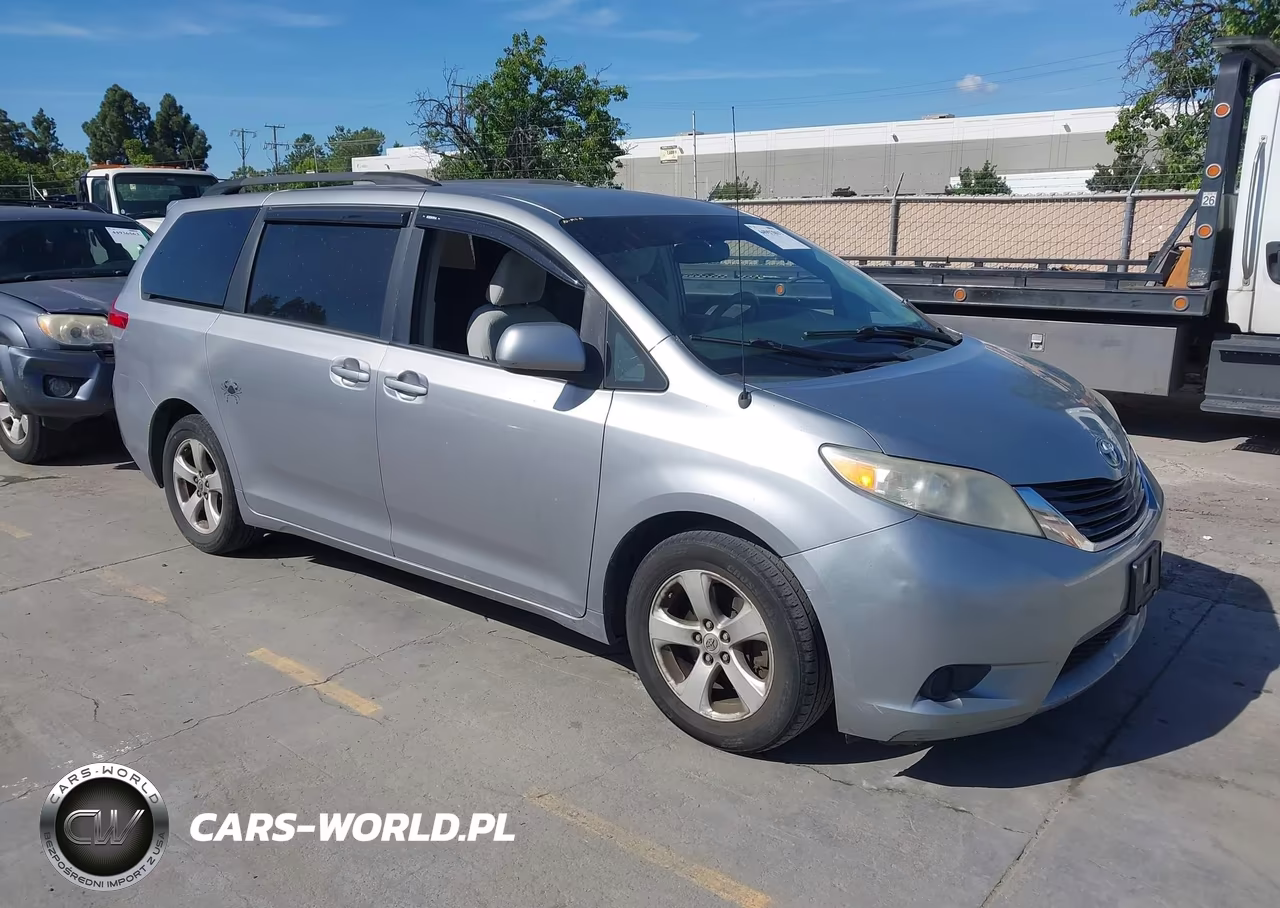 2011 Toyota Sienna Le V6