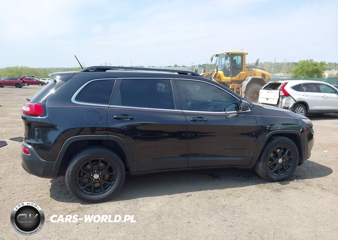 2015 Jeep Cherokee Latitude VIN:1C4PJMCS7FW614159 - 12