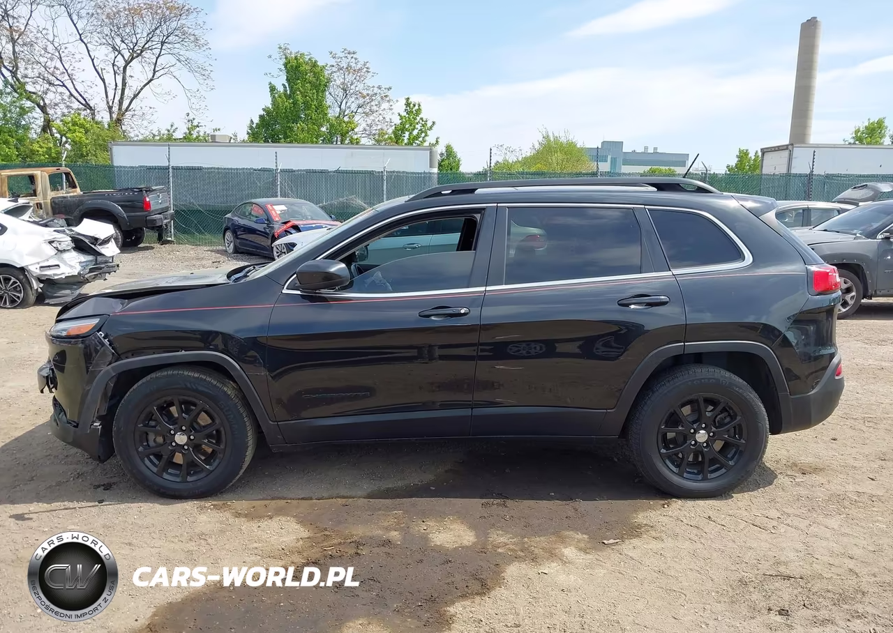 2015 Jeep Cherokee Latitude VIN:1C4PJMCS7FW614159 - 13