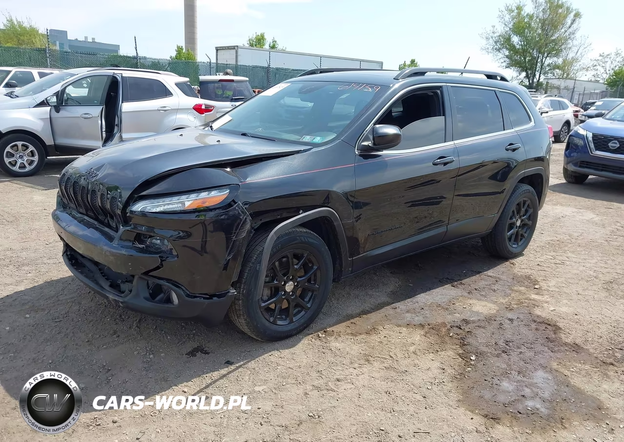 2015 Jeep Cherokee Latitude VIN:1C4PJMCS7FW614159 - 2