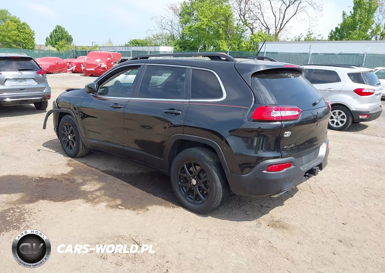 2015 Jeep Cherokee Latitude VIN:1C4PJMCS7FW614159 - 3