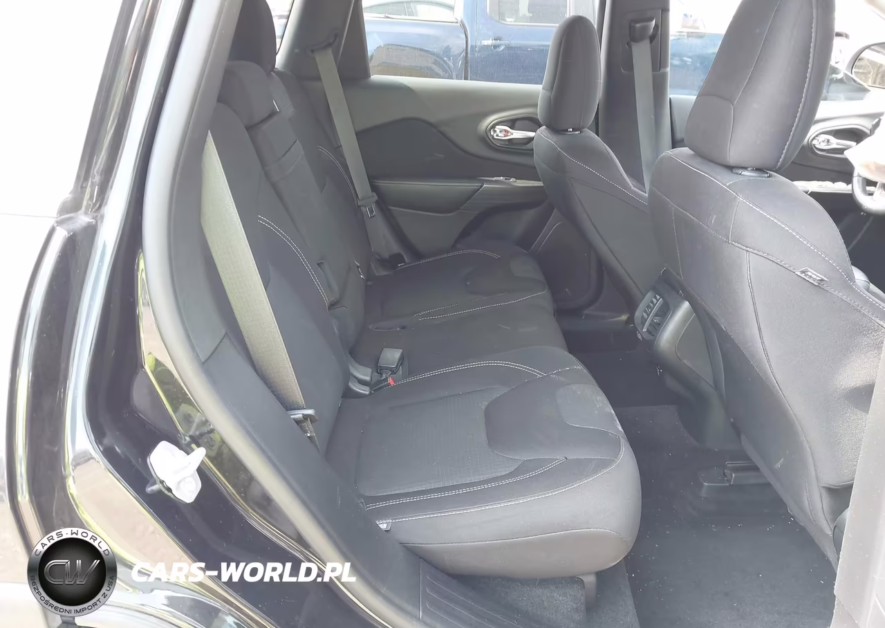 2015 Jeep Cherokee Latitude VIN:1C4PJMCS7FW614159 - 8