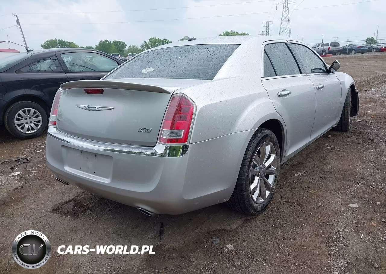 2012 Chrysler 300 Limited VIN:2C3CCAHG1CH184140 - 4