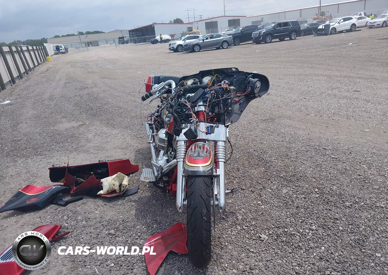 2012 Harley-Davidson Flhtc Electra Glide Classic VIN:1HD1FFM1XCB675984 - 5
