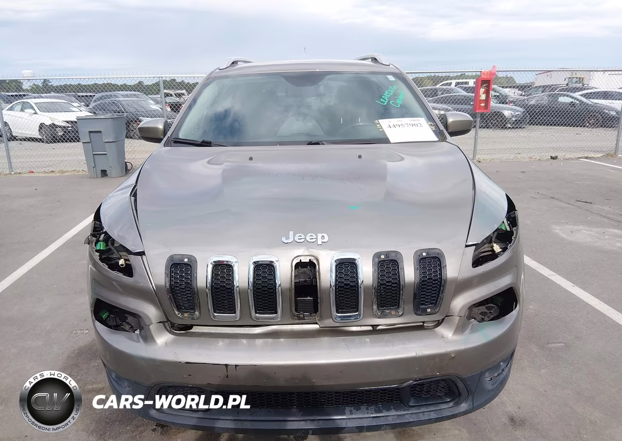 2016 Jeep Cherokee Latitude VIN:1C4PJMCS3GW253675 - 12