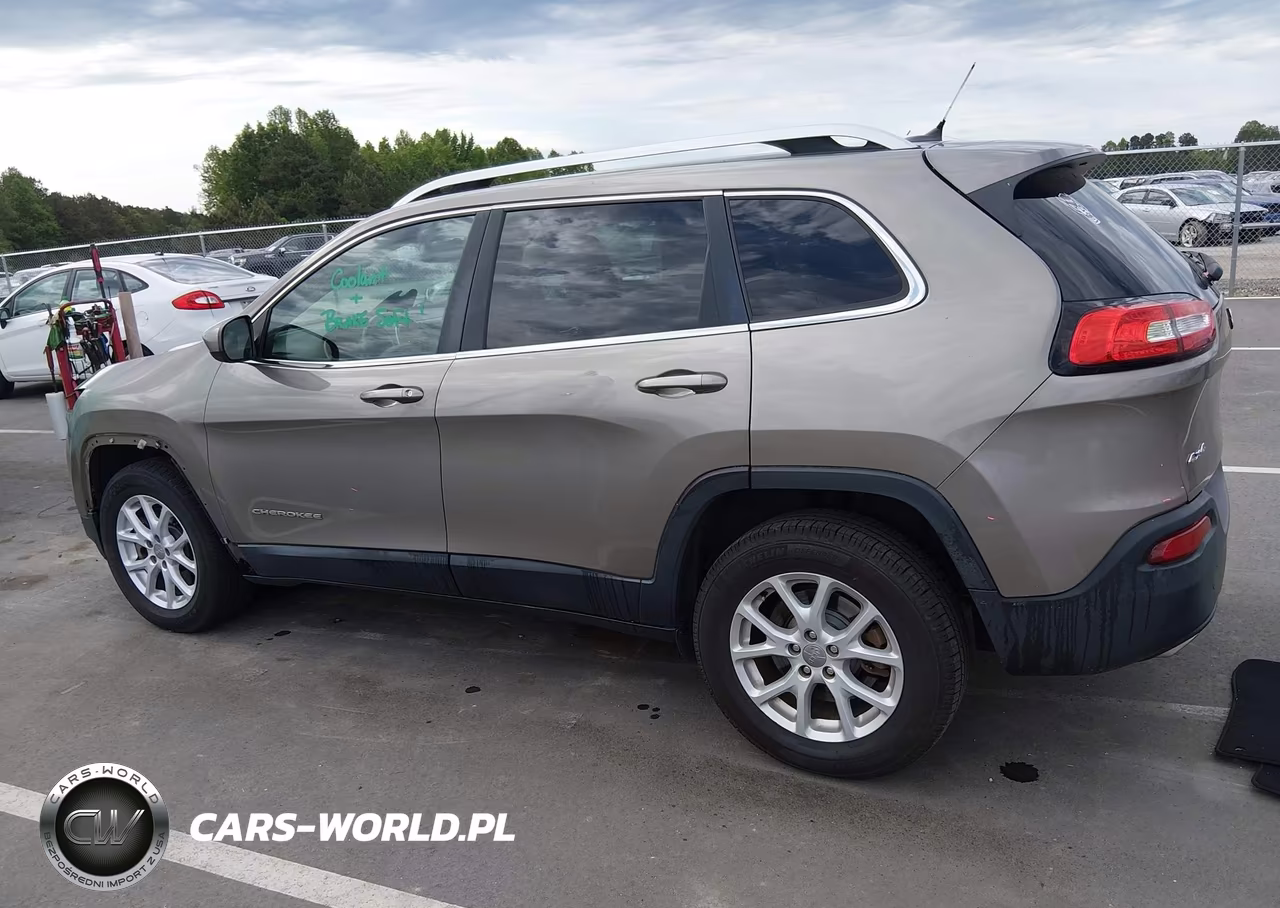 2016 Jeep Cherokee Latitude VIN:1C4PJMCS3GW253675 - 14
