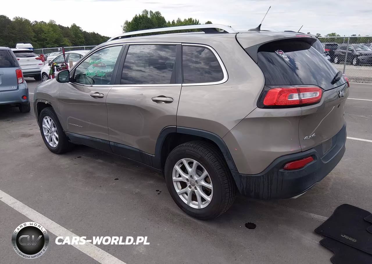 2016 Jeep Cherokee Latitude VIN:1C4PJMCS3GW253675 - 3