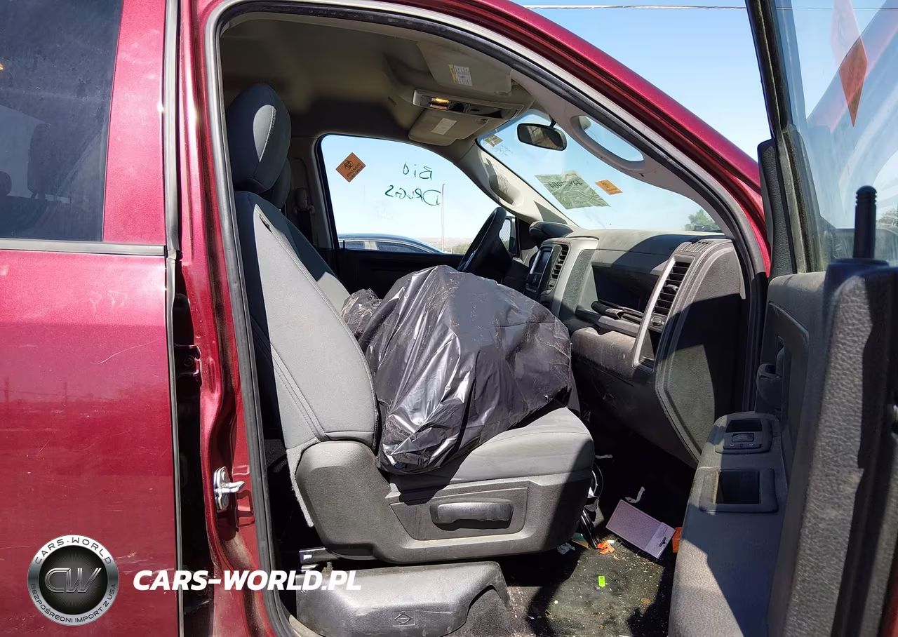 2018 Ram 1500 Express 4X2 6'4 Box VIN:1C6RR6FG9JS234476 - 5