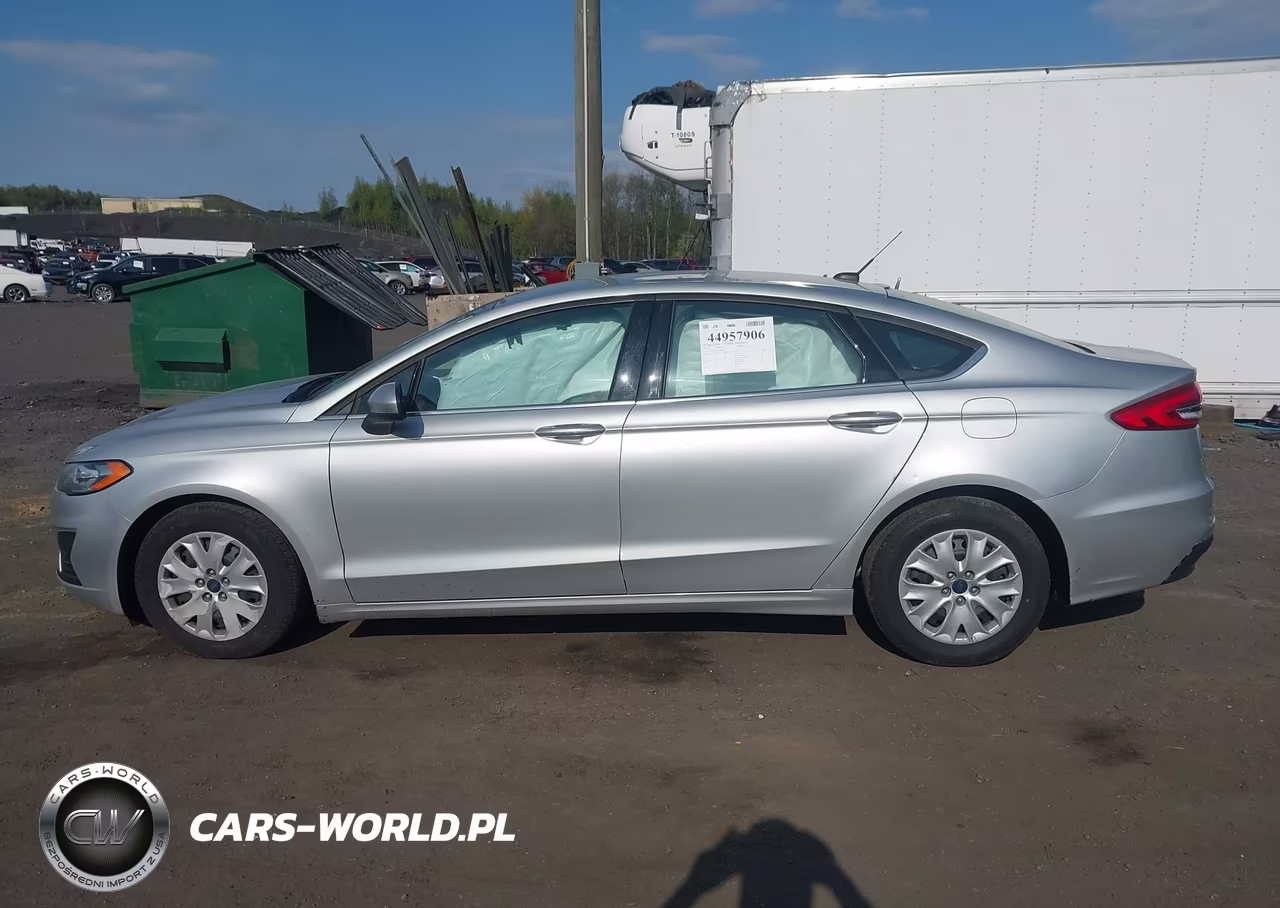 2019 Ford Fusion S VIN:3FA6P0G77KR226893 - 14
