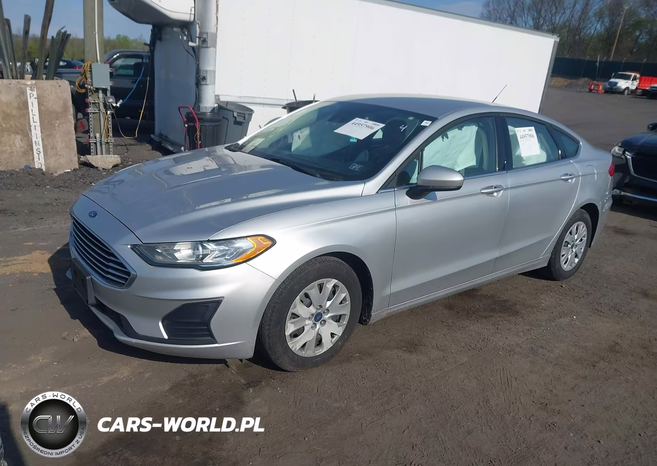 2019 Ford Fusion S VIN:3FA6P0G77KR226893 - 2