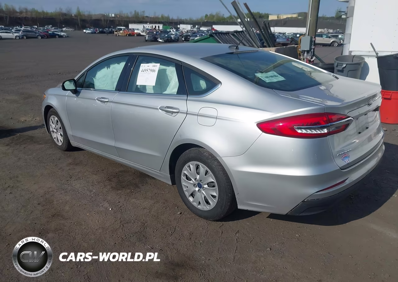 2019 Ford Fusion S VIN:3FA6P0G77KR226893 - 3