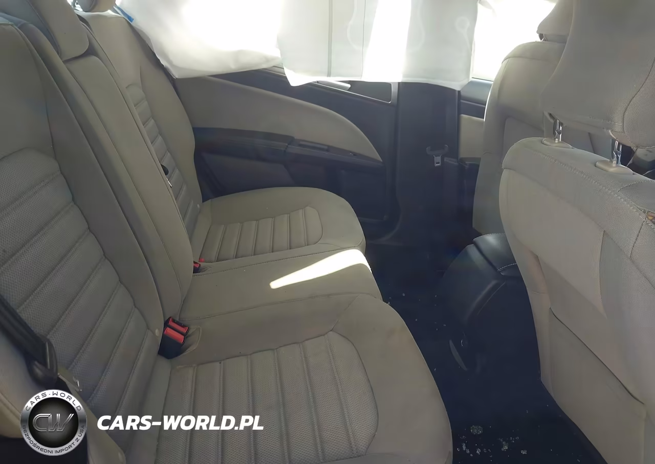 2019 Ford Fusion S VIN:3FA6P0G77KR226893 - 8