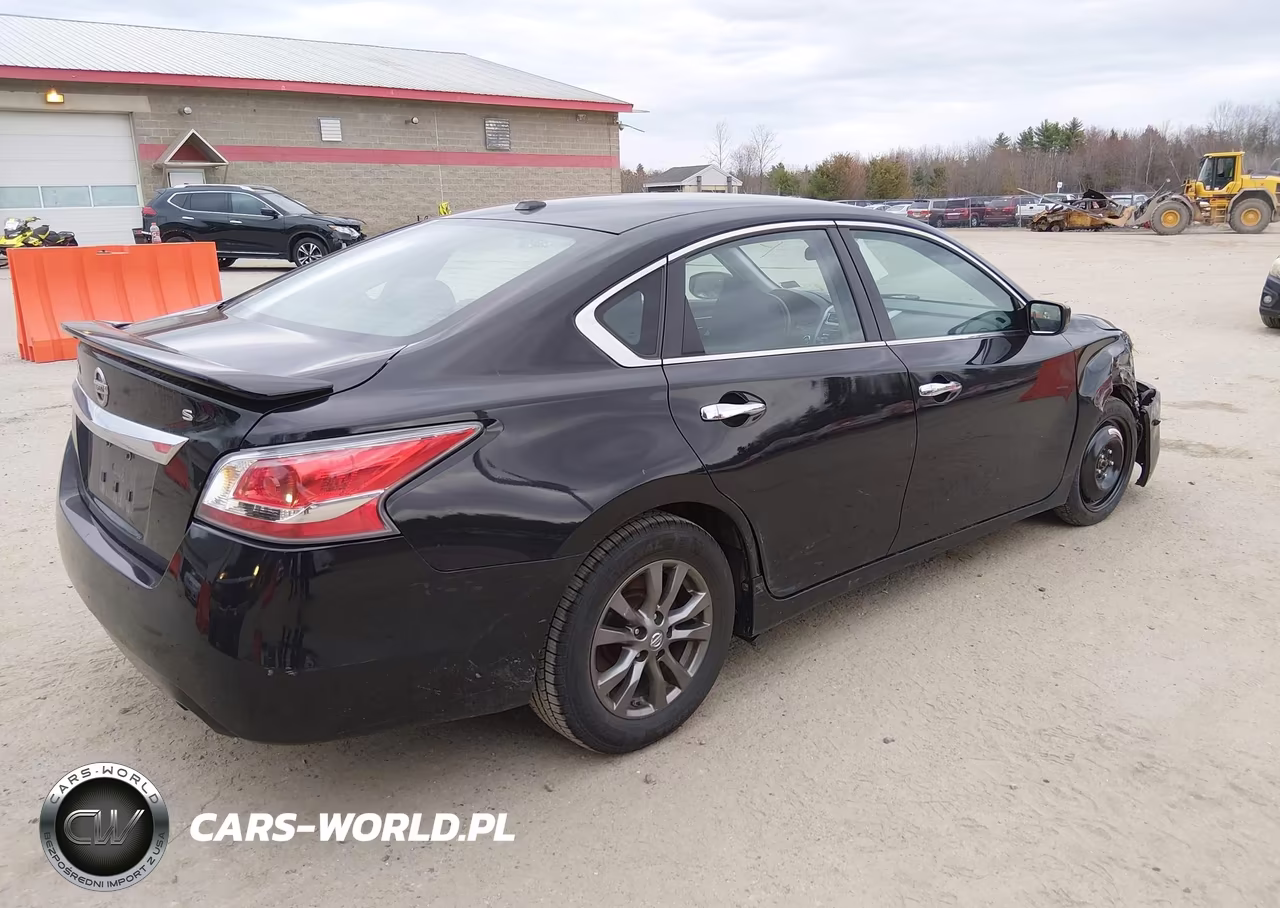 2015 Nissan Altima 2.5 S VIN:1N4AL3AP3FC435746 - 4