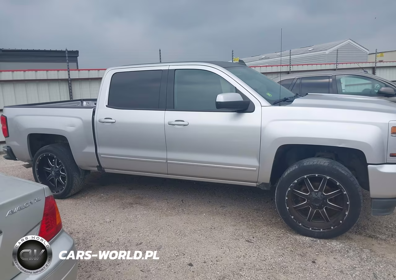 2018 Chevrolet Silverado 1500 2Lt VIN:3GCUKREC7JG614687 - 13