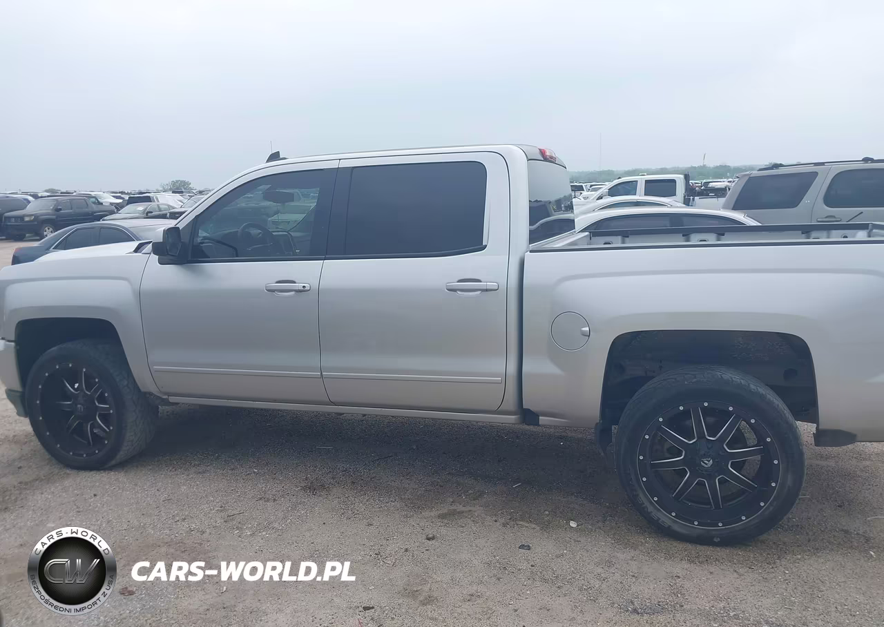 2018 Chevrolet Silverado 1500 2Lt VIN:3GCUKREC7JG614687 - 14