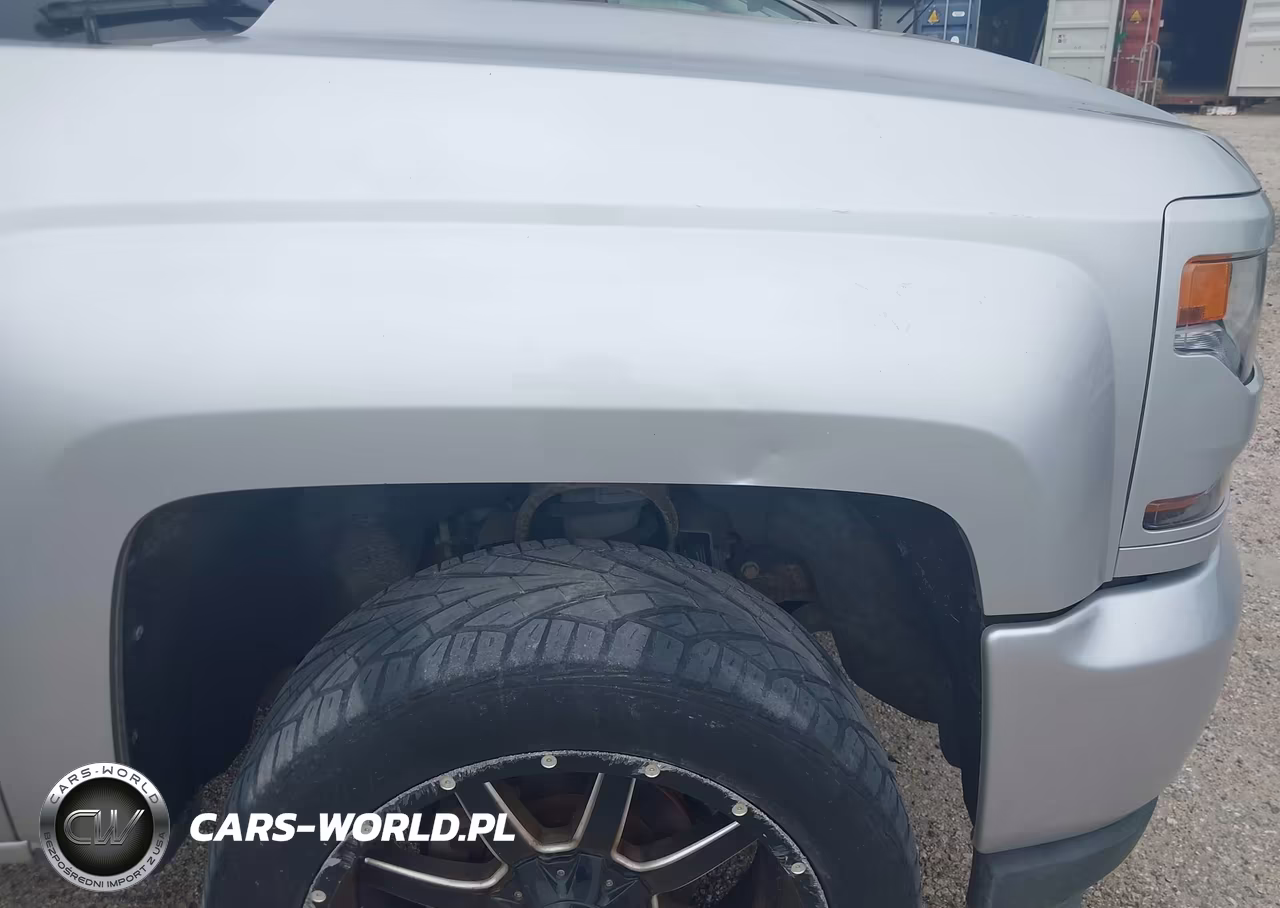 2018 Chevrolet Silverado 1500 2Lt VIN:3GCUKREC7JG614687 - 19