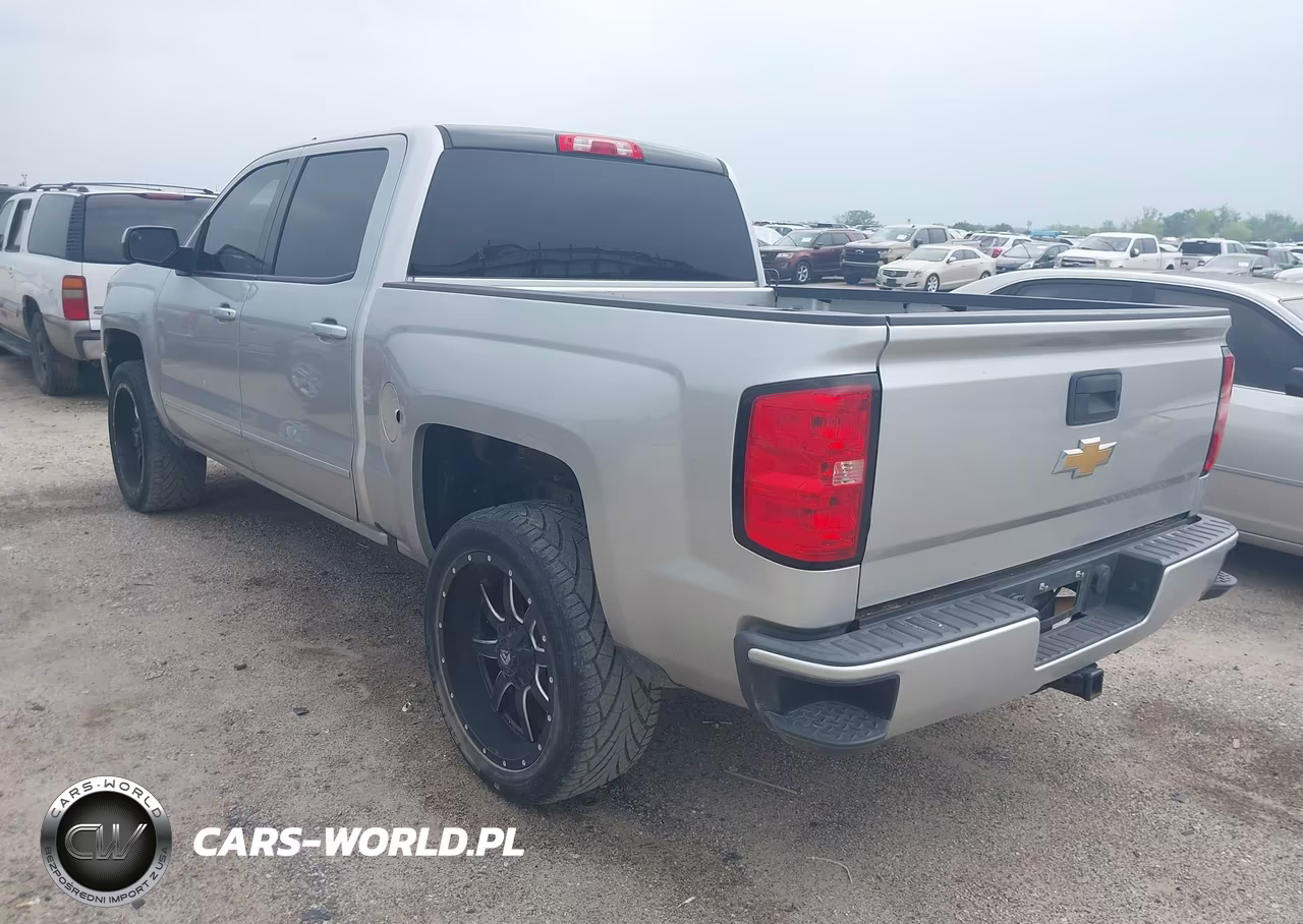 2018 Chevrolet Silverado 1500 2Lt VIN:3GCUKREC7JG614687 - 3