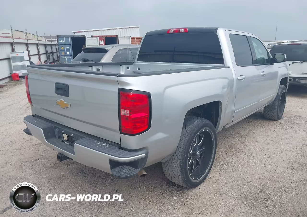 2018 Chevrolet Silverado 1500 2Lt VIN:3GCUKREC7JG614687 - 4