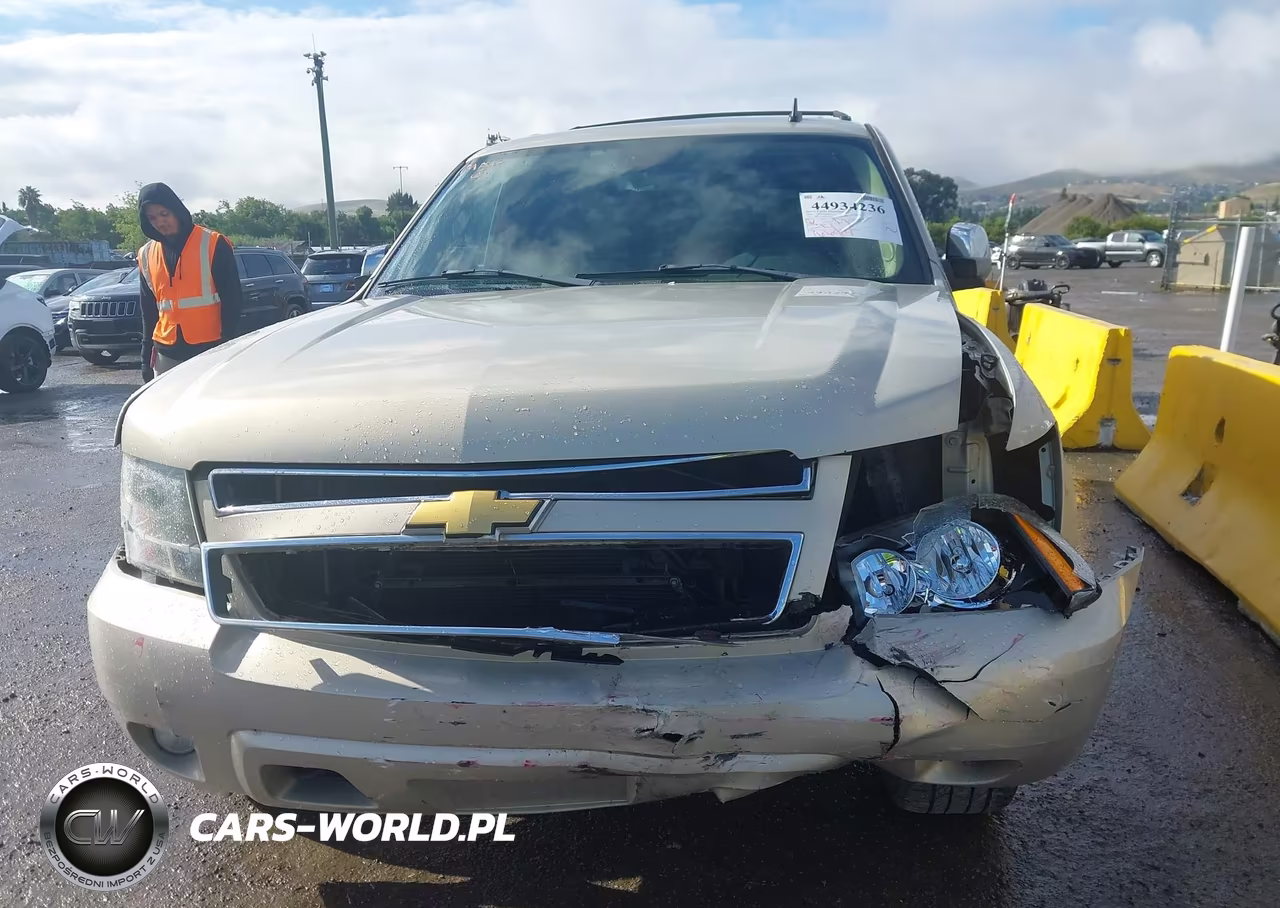 2008 Chevrolet Tahoe Ltz VIN:1GNFK13038R103868 - 12