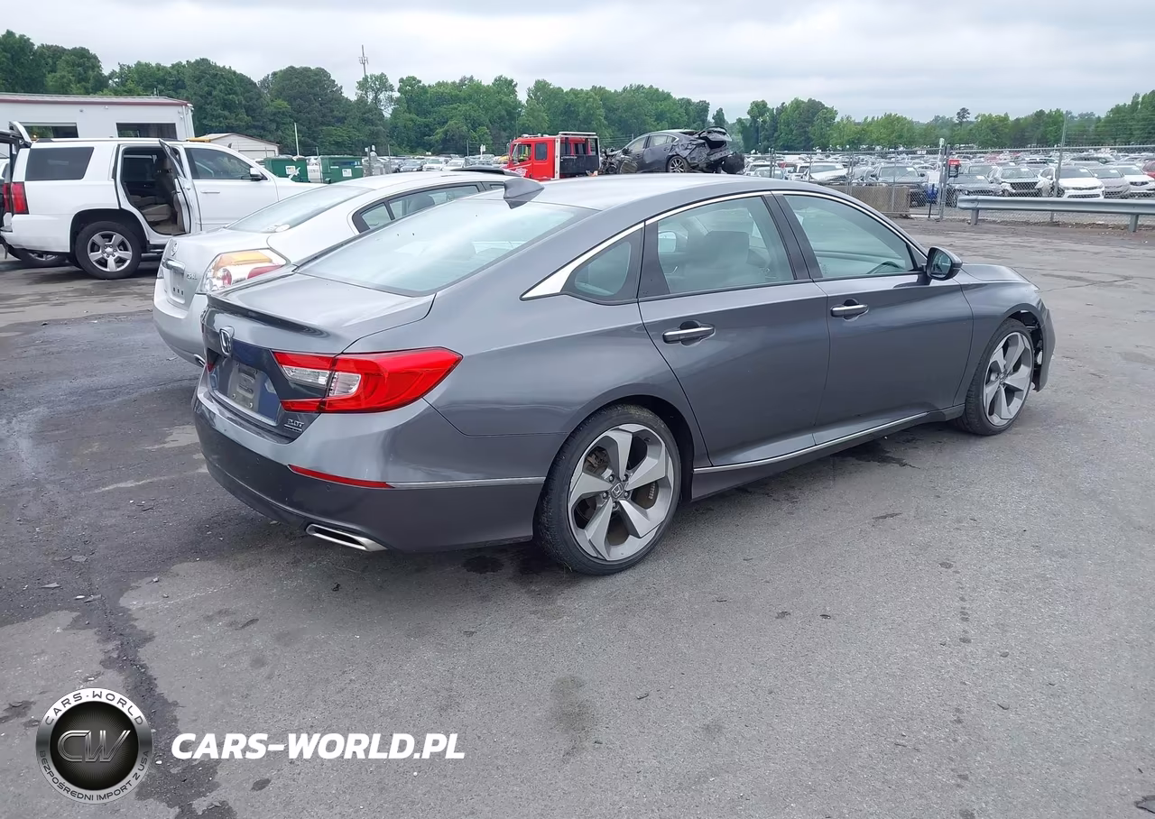 2018 Honda Accord Touring 2.0T VIN:1HGCV2F95JA016515 - 4