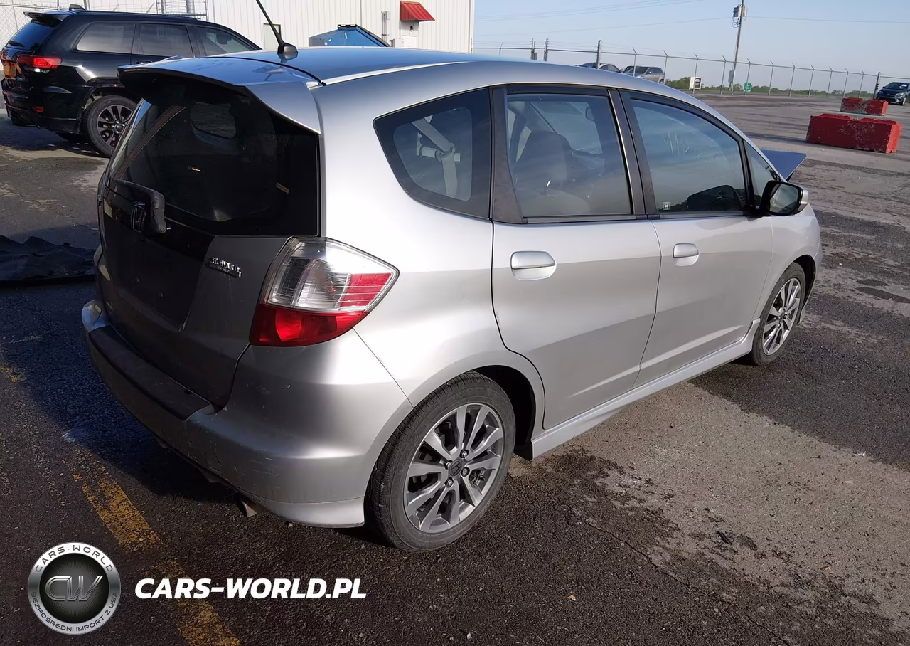 2012 Honda Fit Sport VIN:JHMGE8H54CC009008 - 4