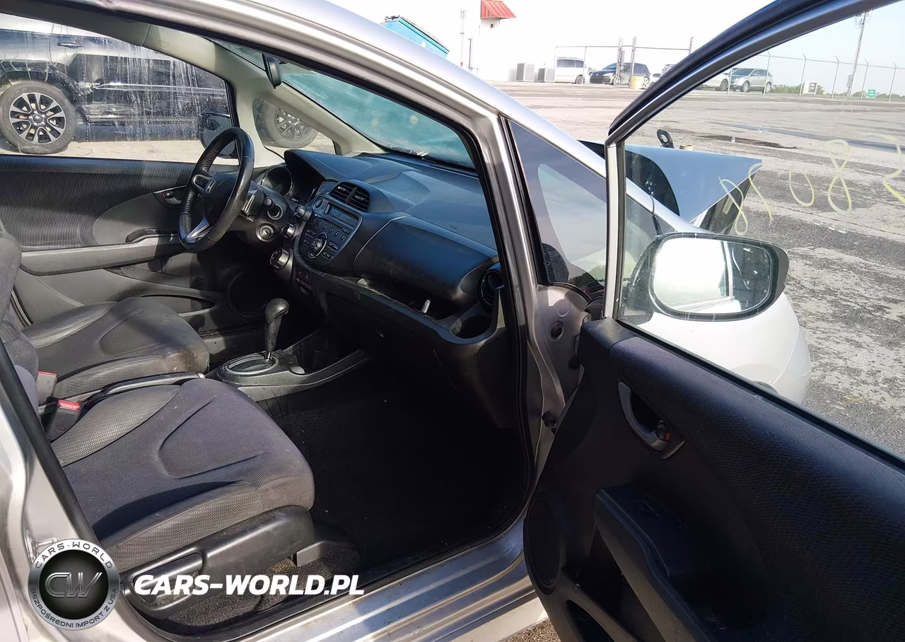 2012 Honda Fit Sport VIN:JHMGE8H54CC009008 - 5