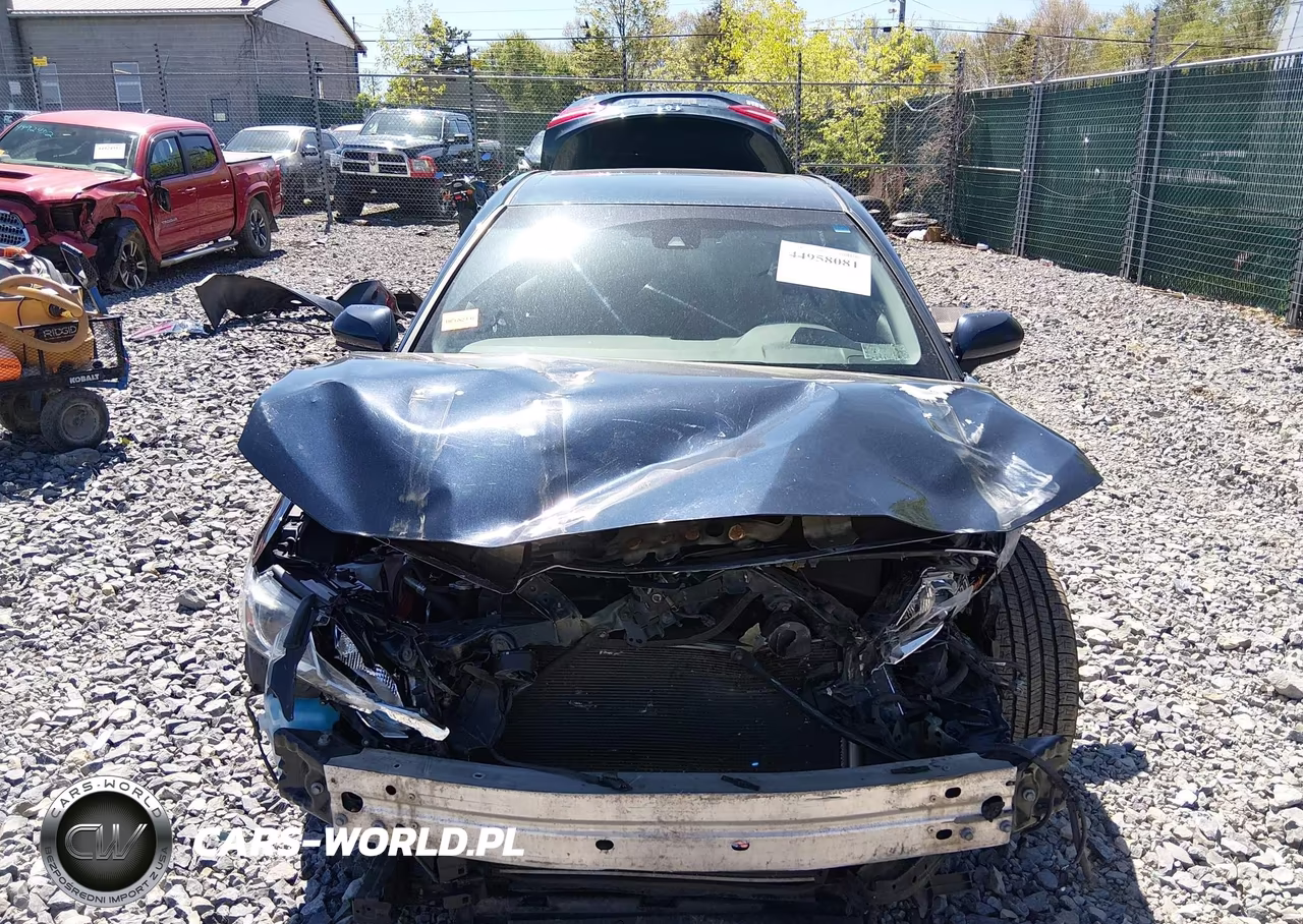 2018 Toyota Camry Le VIN:4T1B11HK5JU660171 - 13
