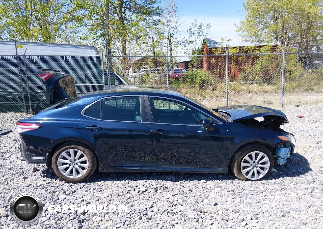 2018 Toyota Camry Le VIN:4T1B11HK5JU660171 - 14