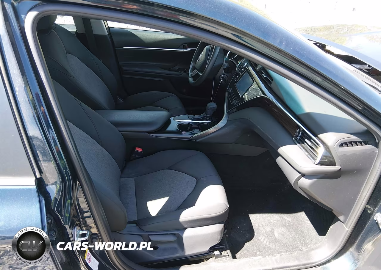 2018 Toyota Camry Le VIN:4T1B11HK5JU660171 - 5